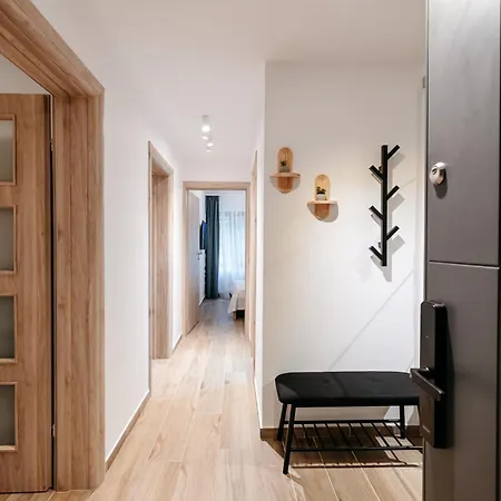 Family Corner Apartment Neptun
