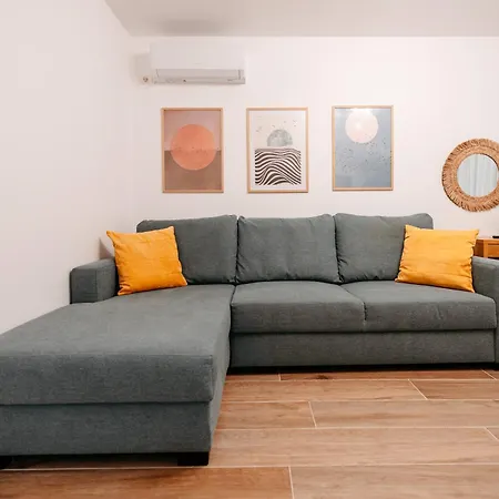 Family Corner Apartment Neptun